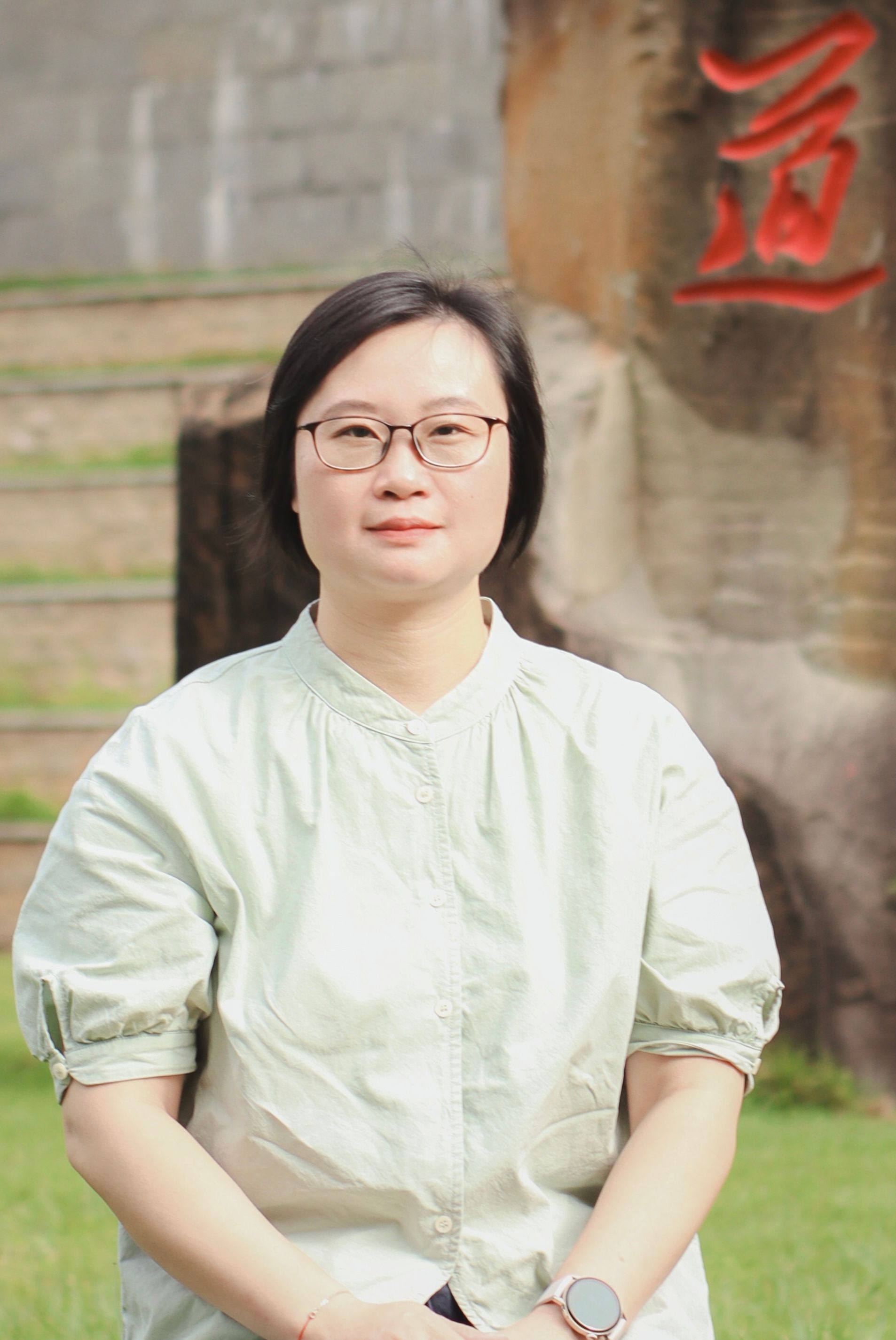 赖彩虹个人生活照3