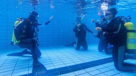 5EC9FB07-2FFE-4F3F-9C4F-635AA0FF2FB1_1_105_c