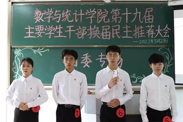 选手答辩（陈可豪 摄）