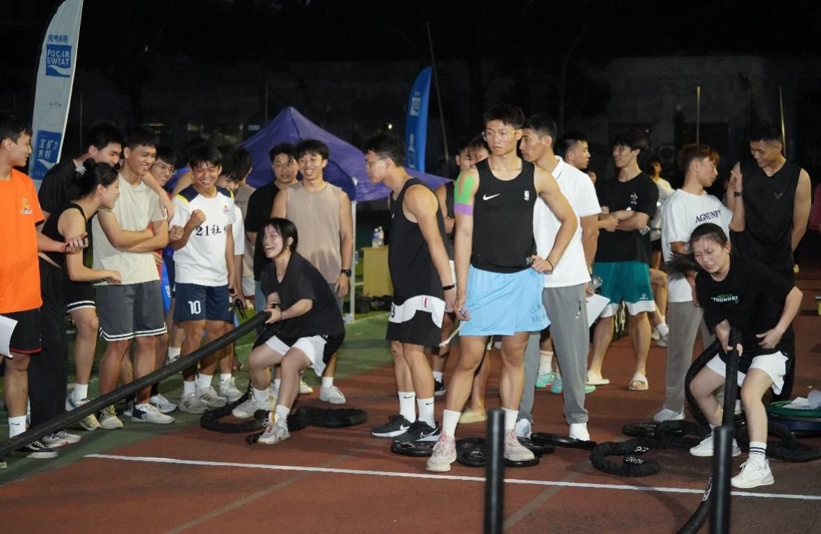 说明: C:\Users\TN\Desktop\“乐兔”杯体能比赛\挑选出的照片\最后新闻稿确定照片及稿件\5.2 战绳拉雪橇车.JPG