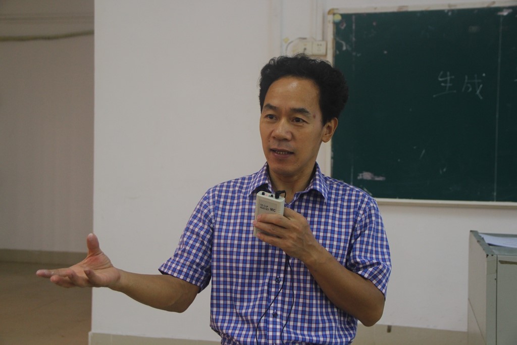 刘忠权博士授课.JPG