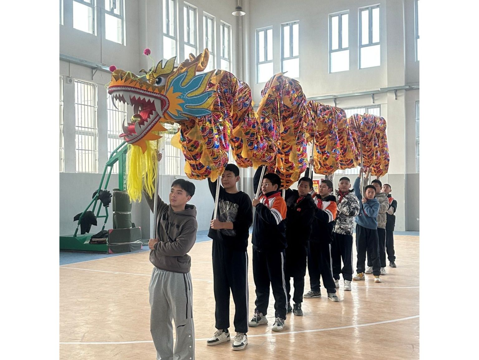 说明: C:\Users\gdly-01\Desktop\张家源\工作\援藏援疆\温鸿杰\微信图片_20240316140040.jpg