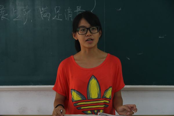 nEO_IMG_选手 在说课.jpg