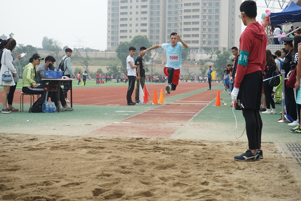 跳远剪影 (2).JPG