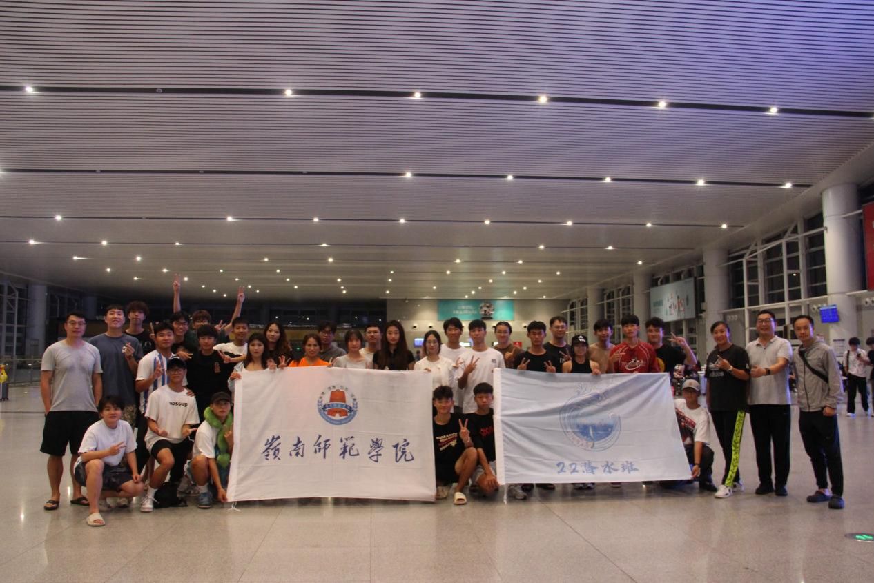 说明: 潜水班合照