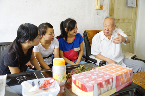 邓荣诗老师与干部交流心得.JPG 邓荣诗老师与干部交流心得.JPG