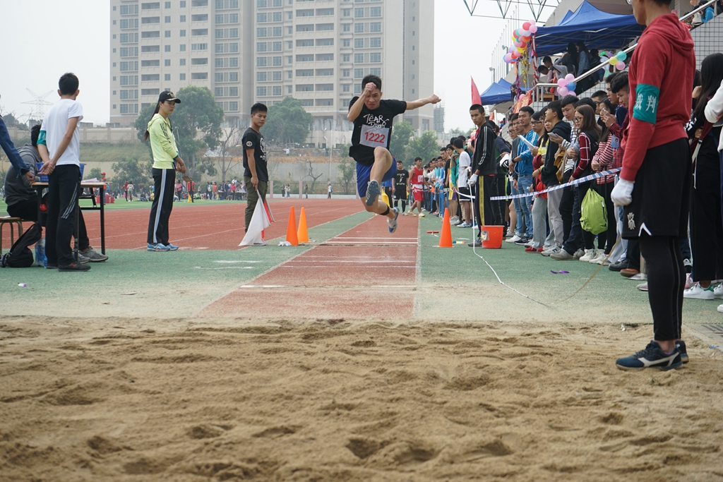 跳远剪影 (3).JPG