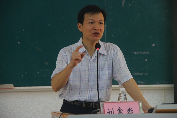思政系刘鑫淼教授讲课.JPG