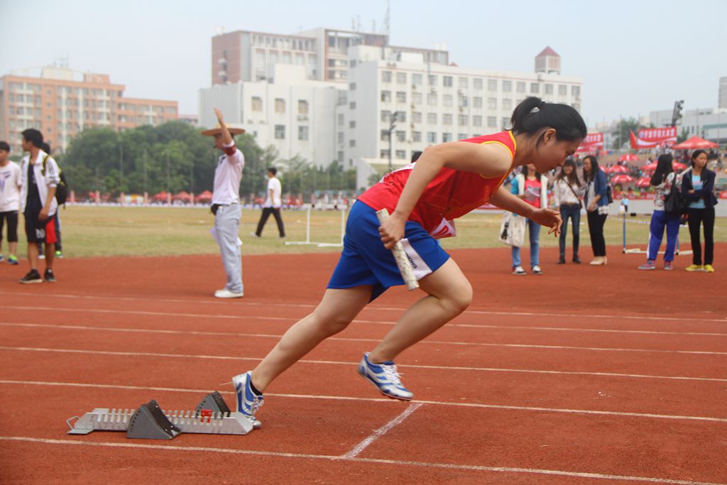 女子400米接力赛.JPG