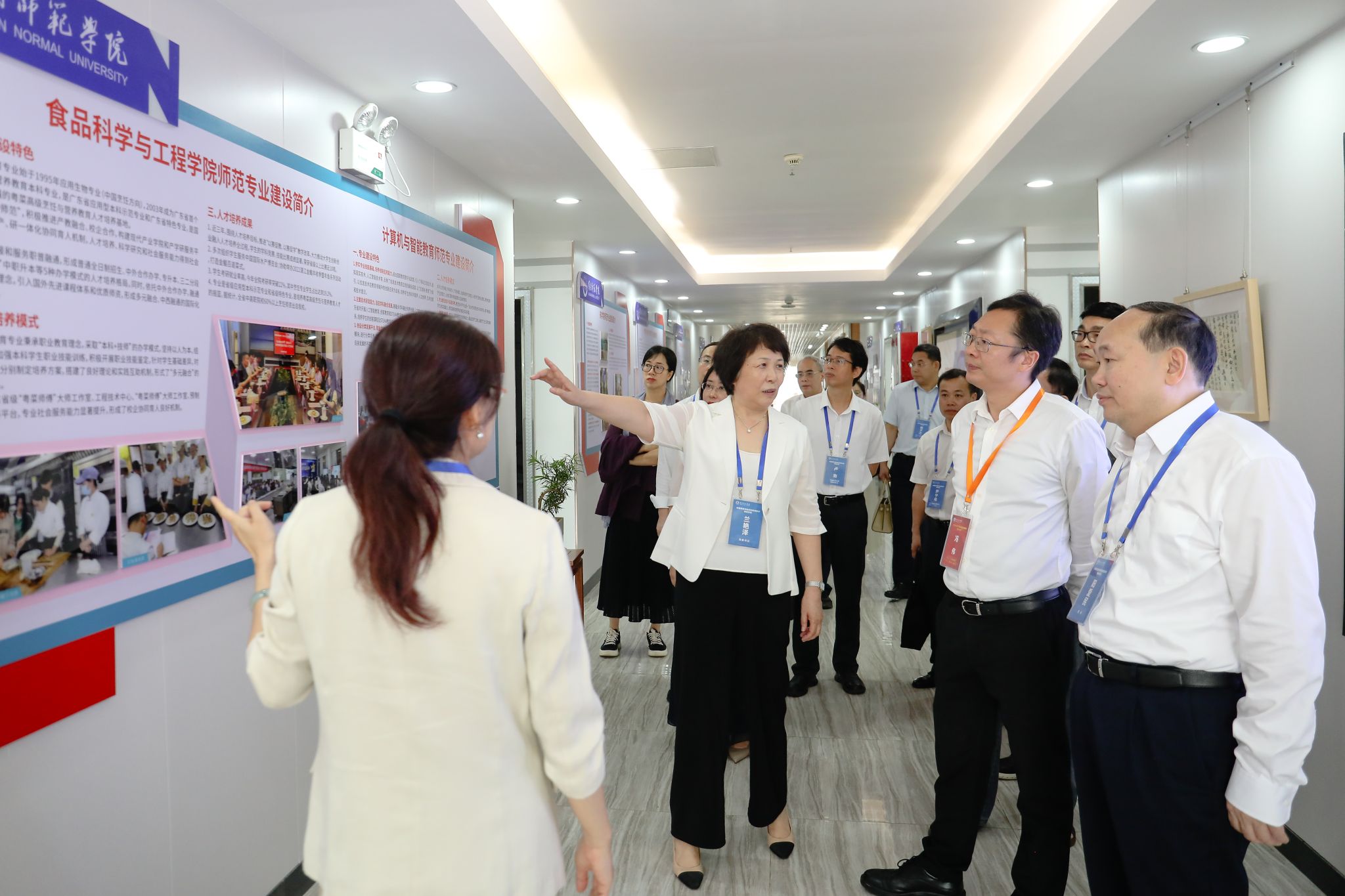 何艾洋摄 (3).jpg