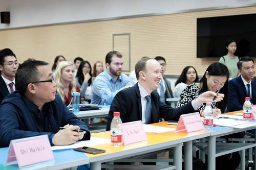 说明: http://d.lingnan.edu.cn/__local/B/23/2E/D179BDC0315D737FD554ED354E9_44B70261_15B72.jpg