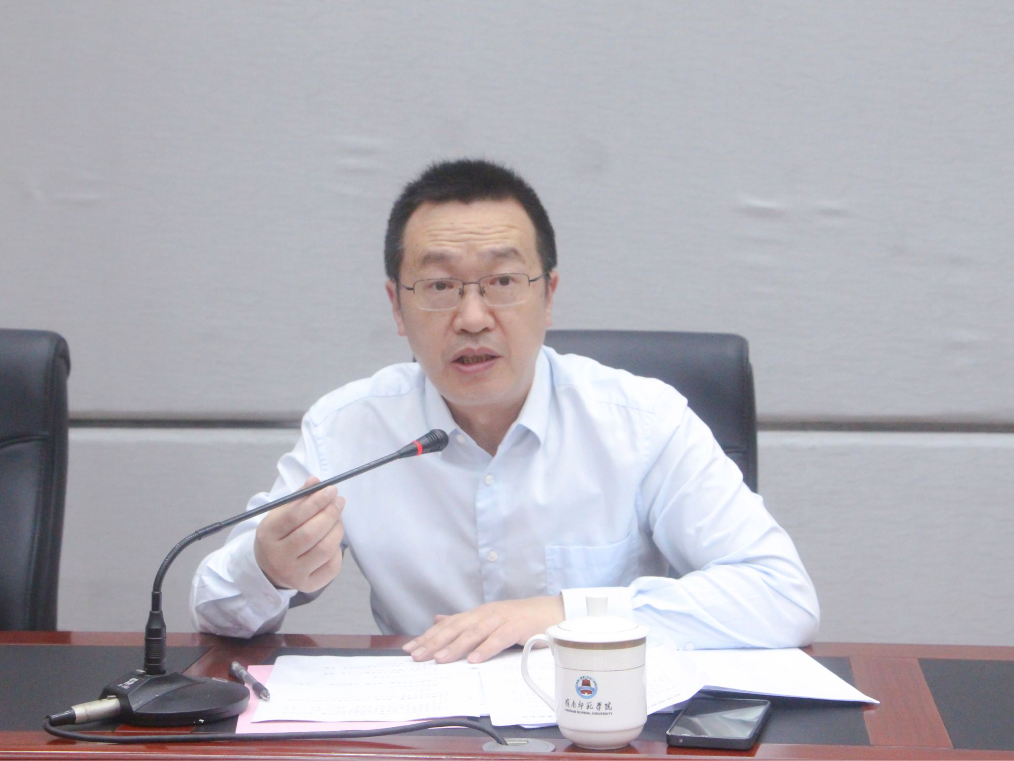 罗楚君摄-7 领导特写.jpg