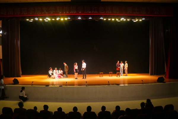 话剧1.jpg