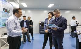 司长参观物理楼 肖凌摄 (3).jpg