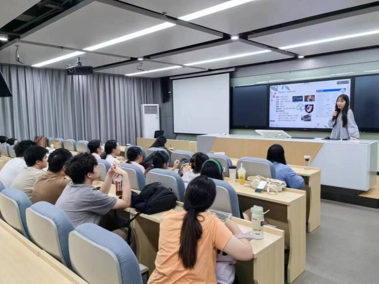 53612909efdecfc2eeec2af8568823e