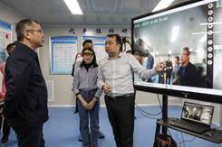 司长参观物理楼 肖凌摄 (7).jpg