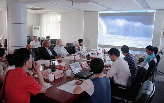 说明: http://news.lingnan.edu.cn/files/2015/11/images/20151112203337165.jpg