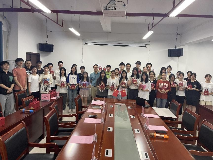 分发仪式合影（金辉煌）