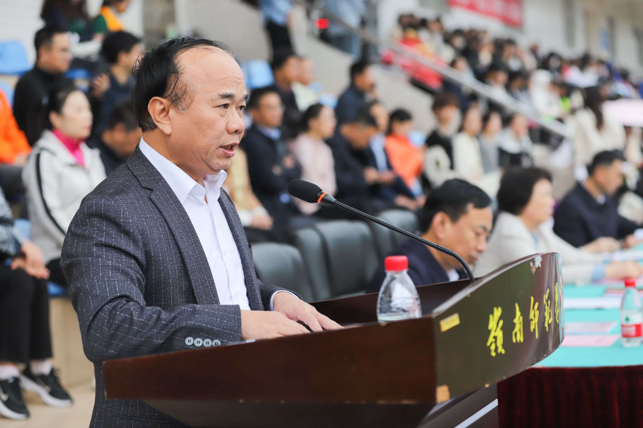 陈玉凤摄-2 苏古发发言 (1).jpg