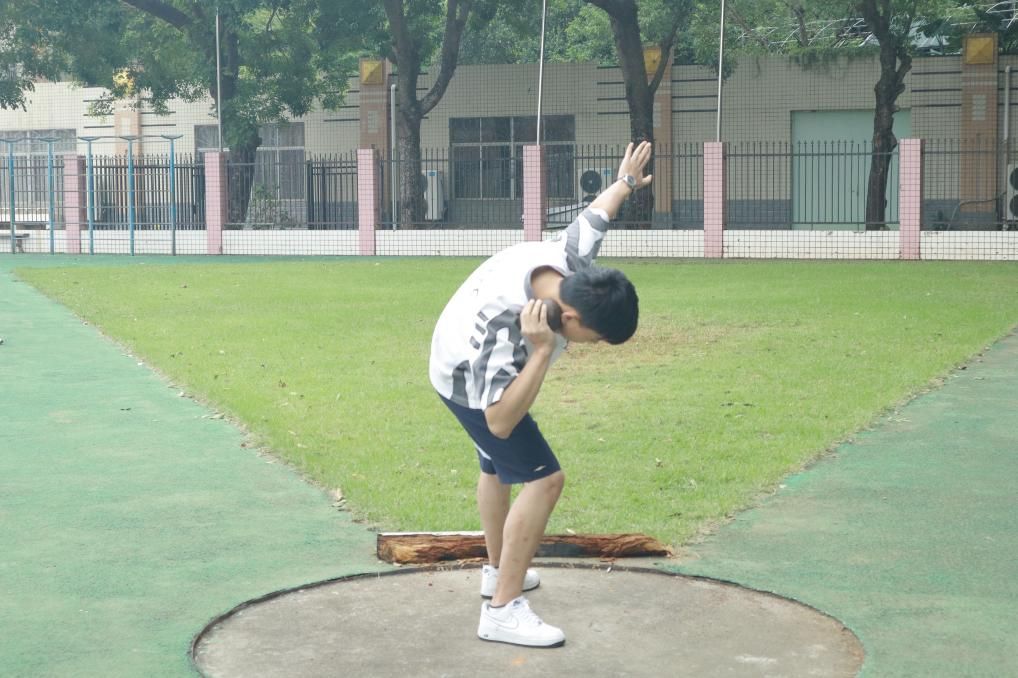 男子铅球选手3