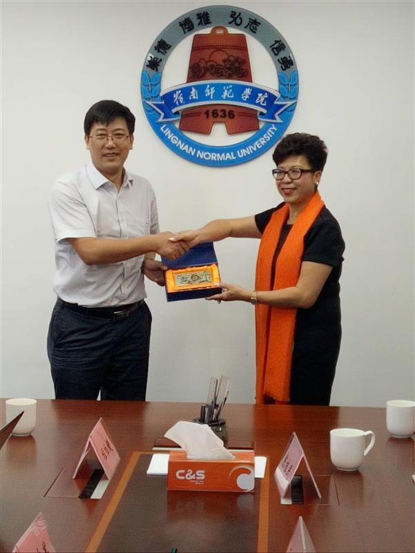 说明: http://news.lingnan.edu.cn/files/2015/11-11/48dd998d-b4f5-4589-8390-cfb1a653e14c.jpg