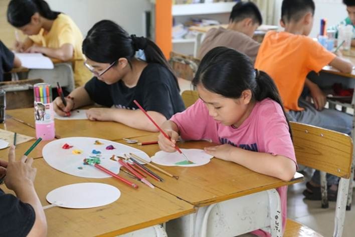 美术比赛课堂(陆映柔摄) (2)