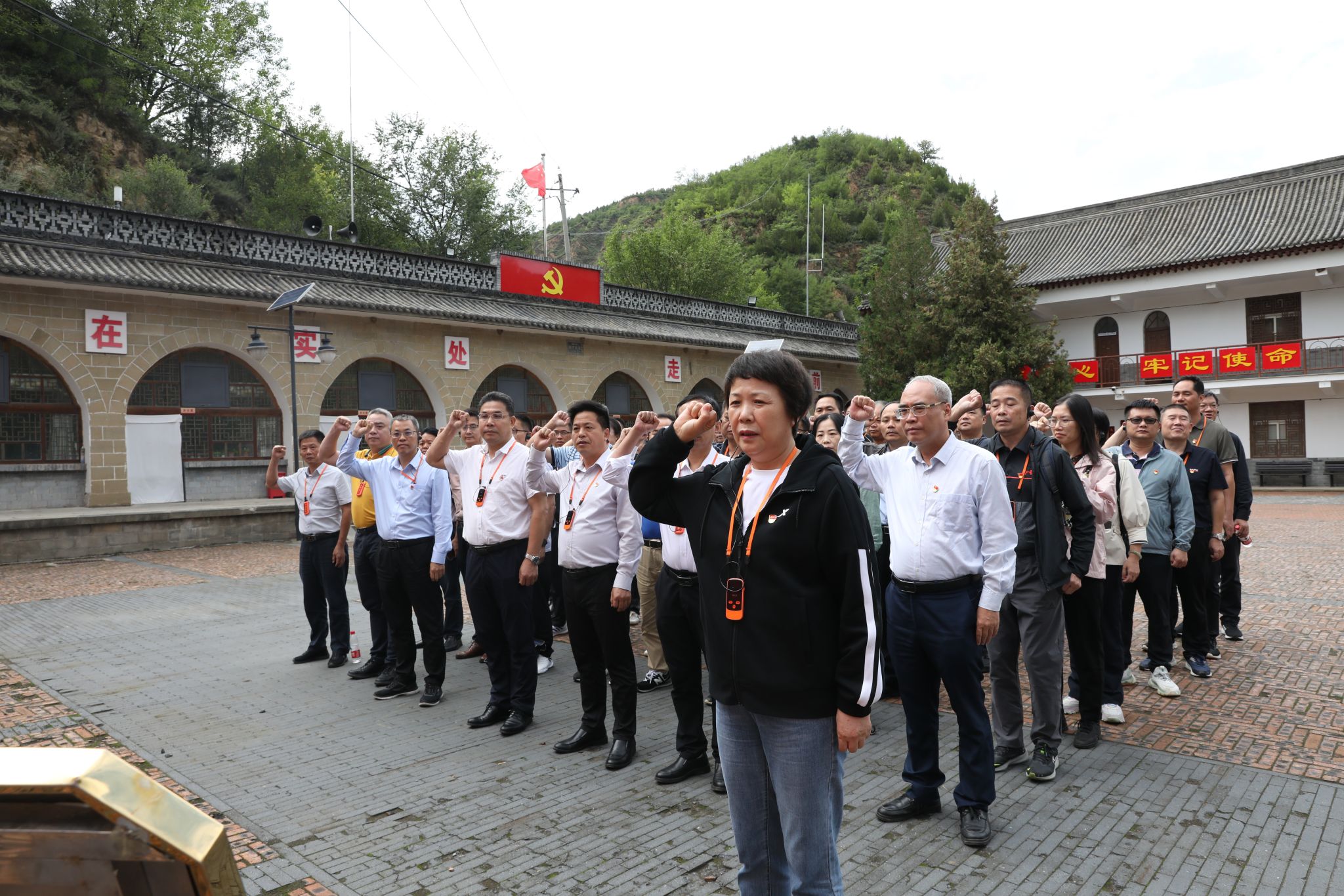 0e36c710ed1fd84bf7bb2925fc8c246e 2.JPG